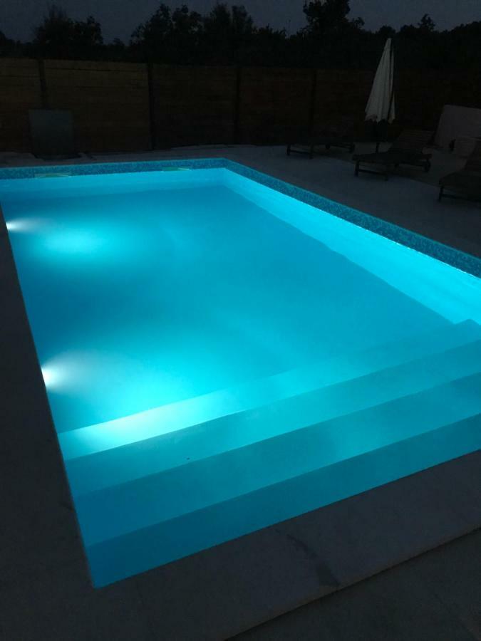 Pridraga Apartments Malic מראה חיצוני תמונה