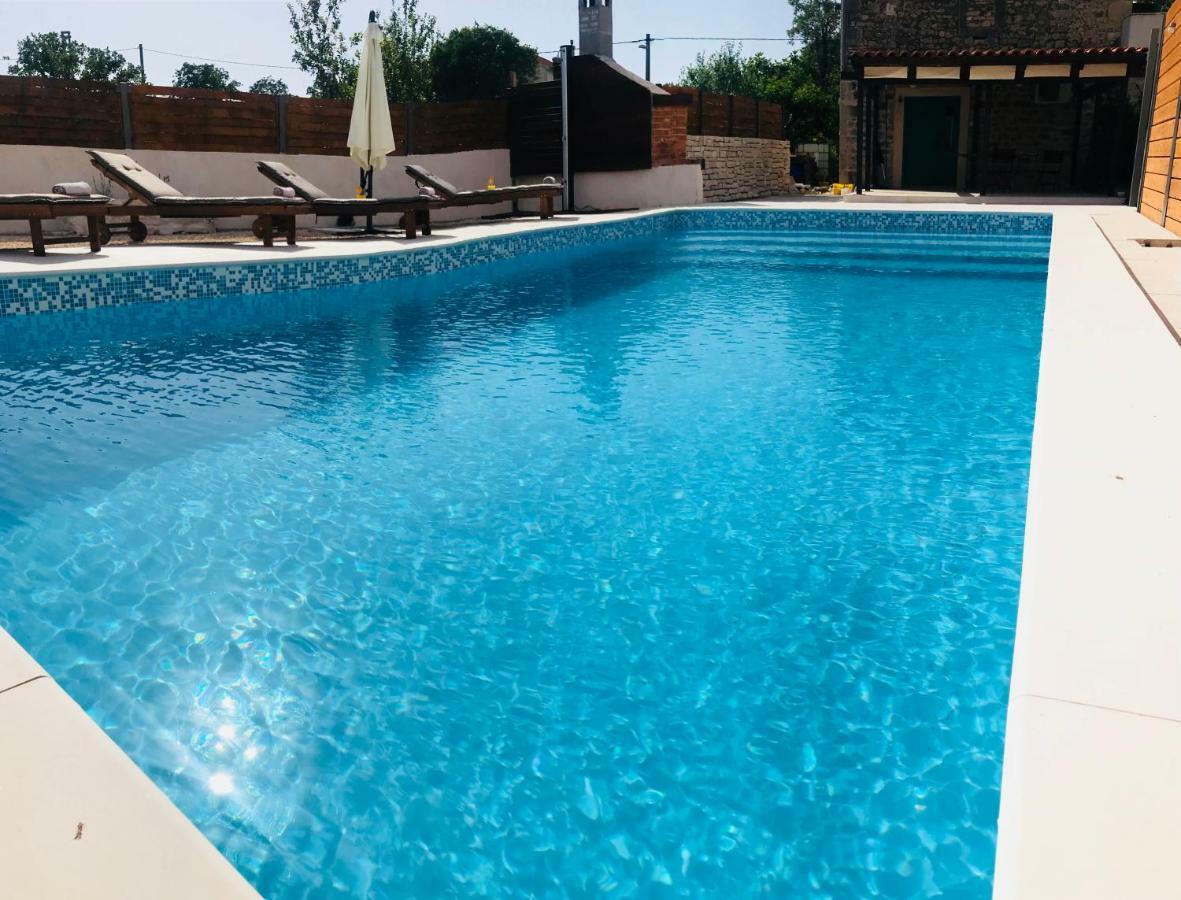 Pridraga Apartments Malic מראה חיצוני תמונה