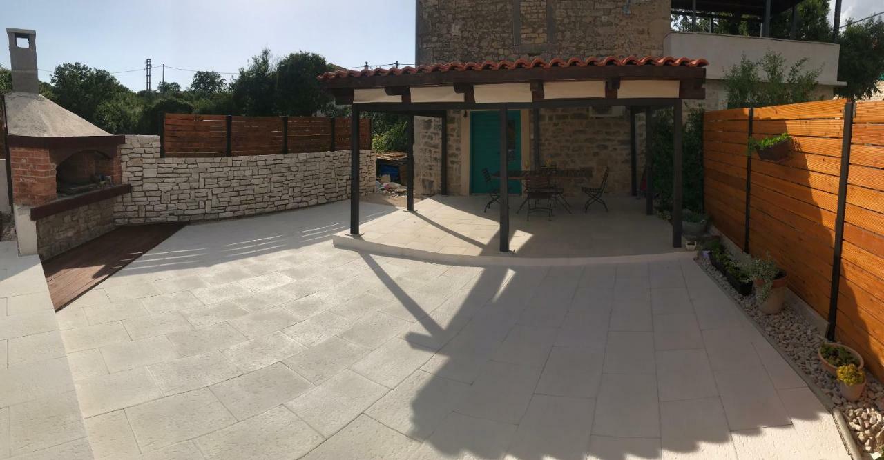 Pridraga Apartments Malic מראה חיצוני תמונה