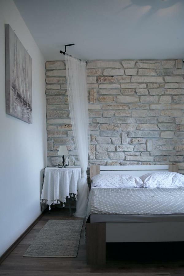 Pridraga Apartments Malic מראה חיצוני תמונה