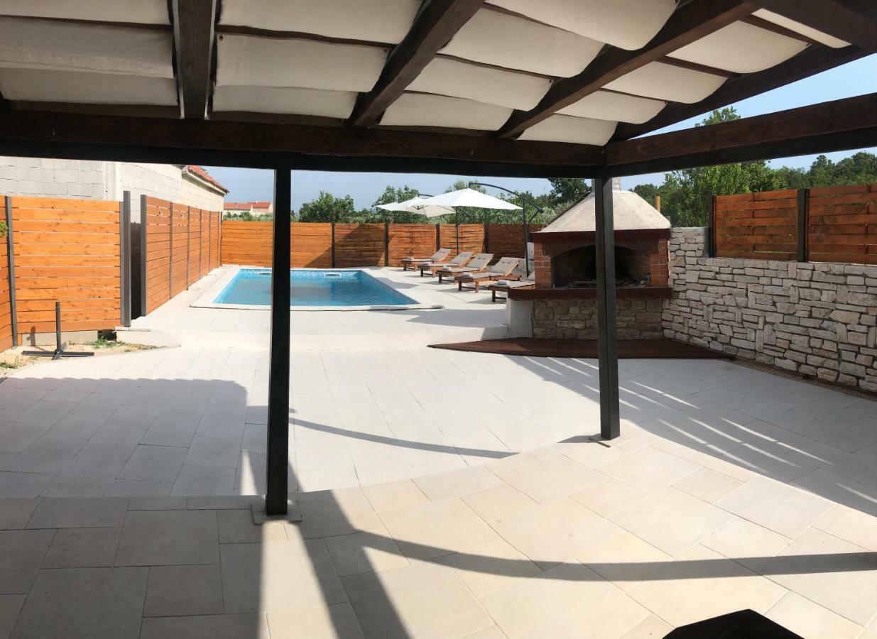 Pridraga Apartments Malic מראה חיצוני תמונה